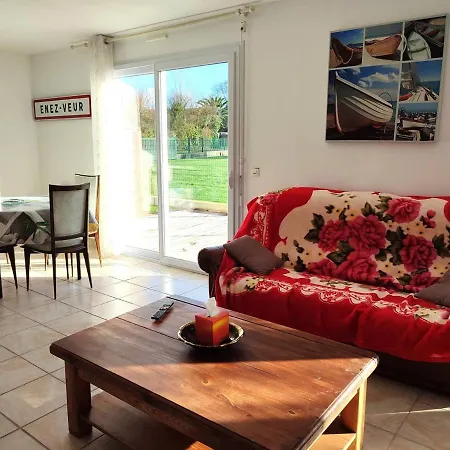 Maison A 210m De La Avec Jardin Clos, Terrasse Et Parking Prive Sur L'ile Grande - Fr-1-368-214 Holiday home Pleumeur-Bodou